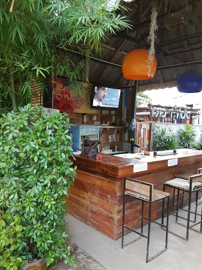 Shut Eye Party Hostel (Adults Only) Пай Экстерьер фото